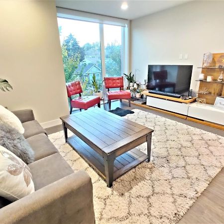 Monki Di Executive Suites - Glas - Luxury Inner City Home 3 Min To Downtown W Private Rooftop Patio Fireplace Calgary Zewnętrze zdjęcie