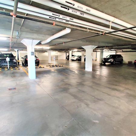 Monki Di Executive Suites - Glas - Luxury Inner City Home 3 Min To Downtown W Private Rooftop Patio Fireplace Calgary Zewnętrze zdjęcie