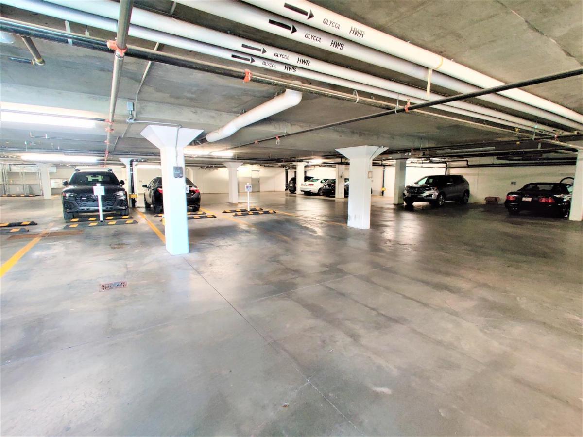 Monki Di Executive Suites - Glas - Luxury Inner City Home 3 Min To Downtown W Private Rooftop Patio Fireplace Calgary Zewnętrze zdjęcie
