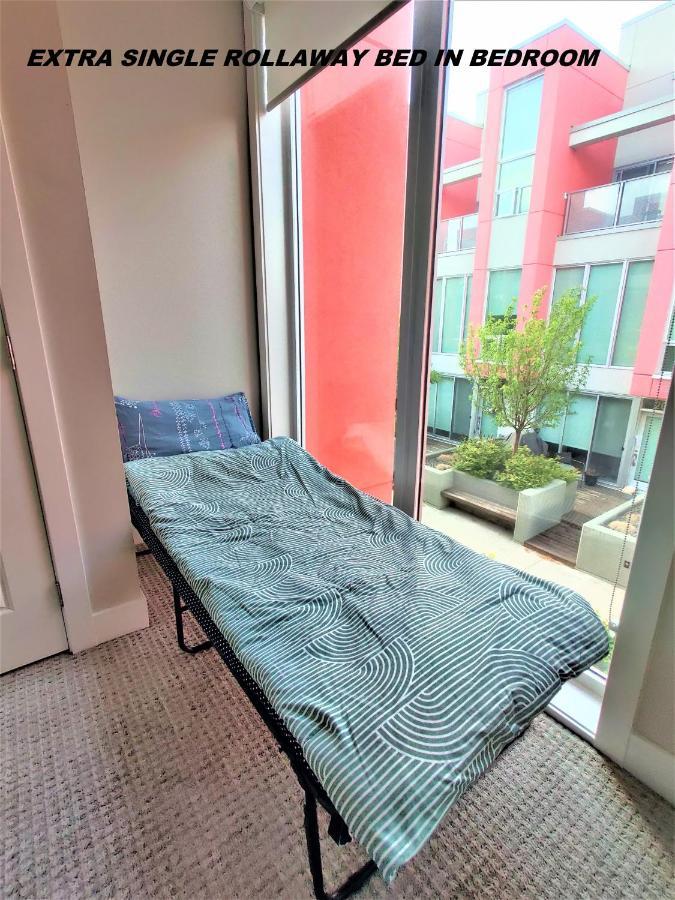 Monki Di Executive Suites - Glas - Luxury Inner City Home 3 Min To Downtown W Private Rooftop Patio Fireplace Calgary Zewnętrze zdjęcie